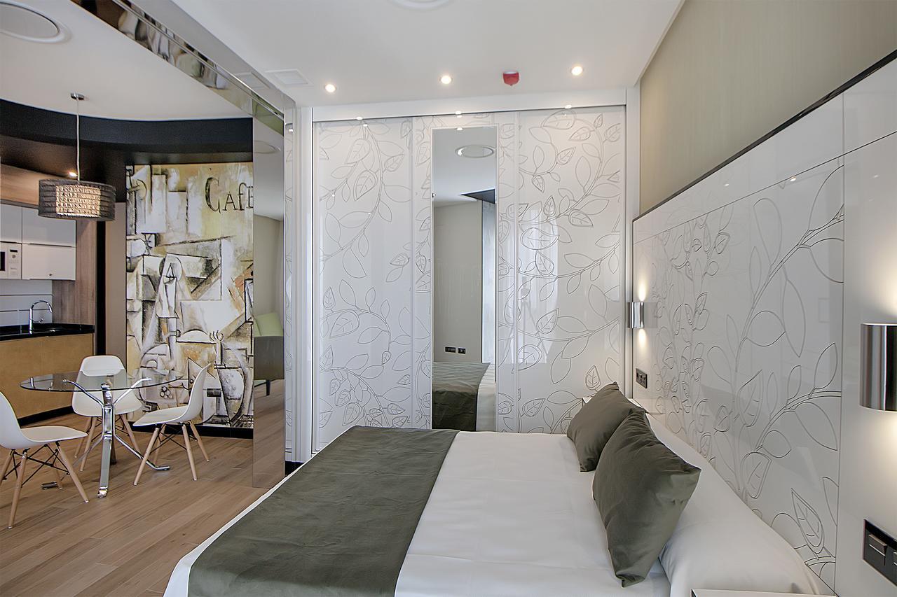 Apartamentos Suites Oficentro Deluxe Málaga Exterior foto