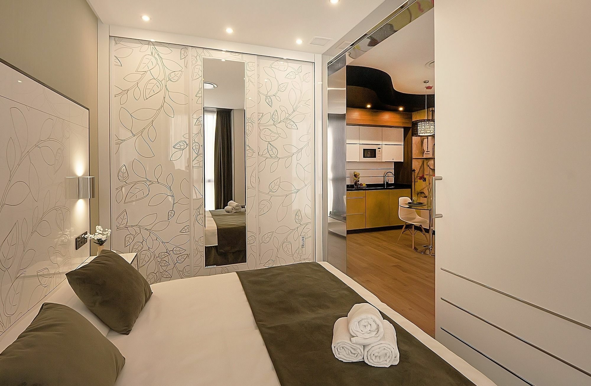 Apartamentos Suites Oficentro Deluxe Málaga Exterior foto