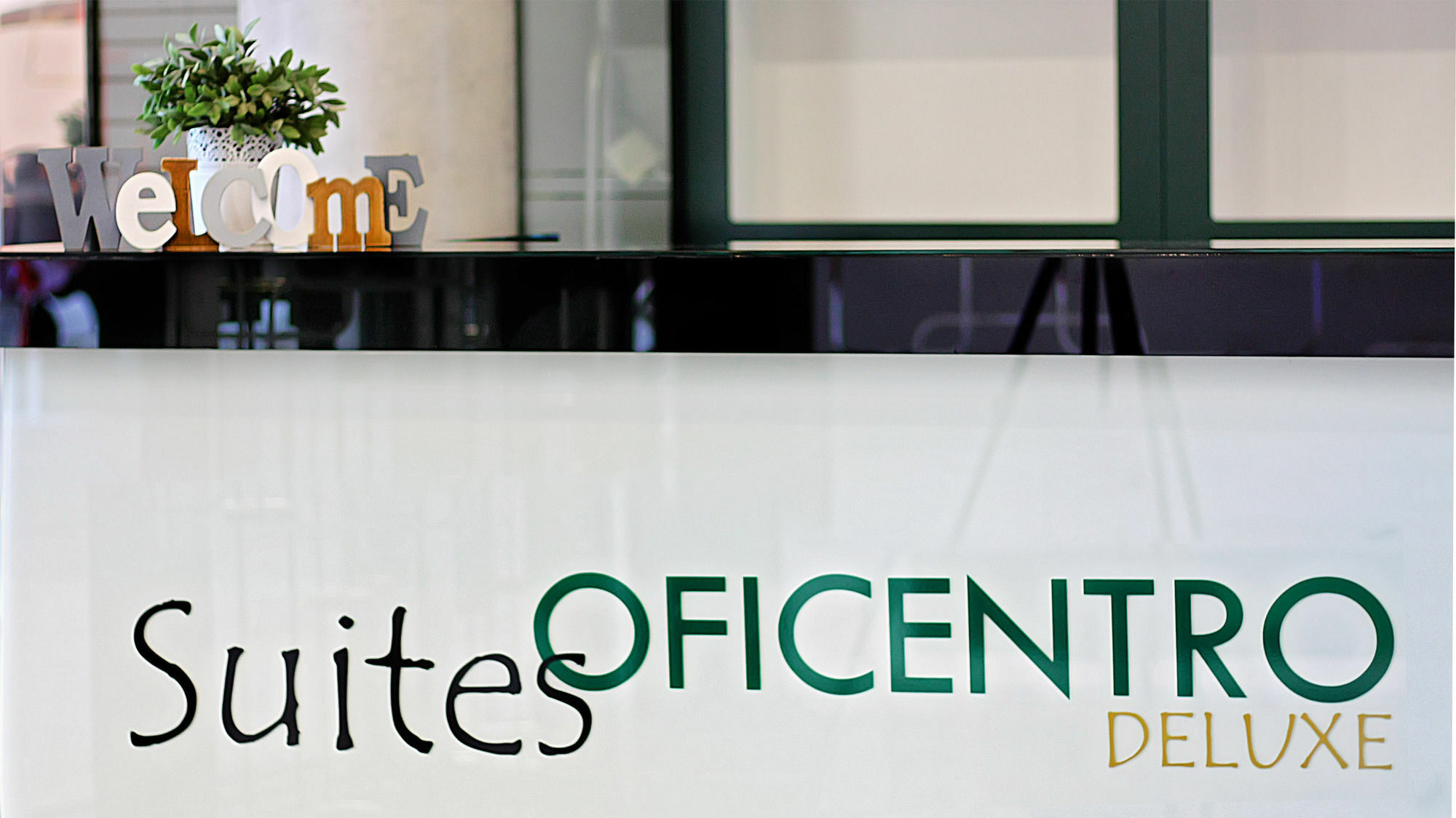 Apartamentos Suites Oficentro Deluxe Málaga Exterior foto